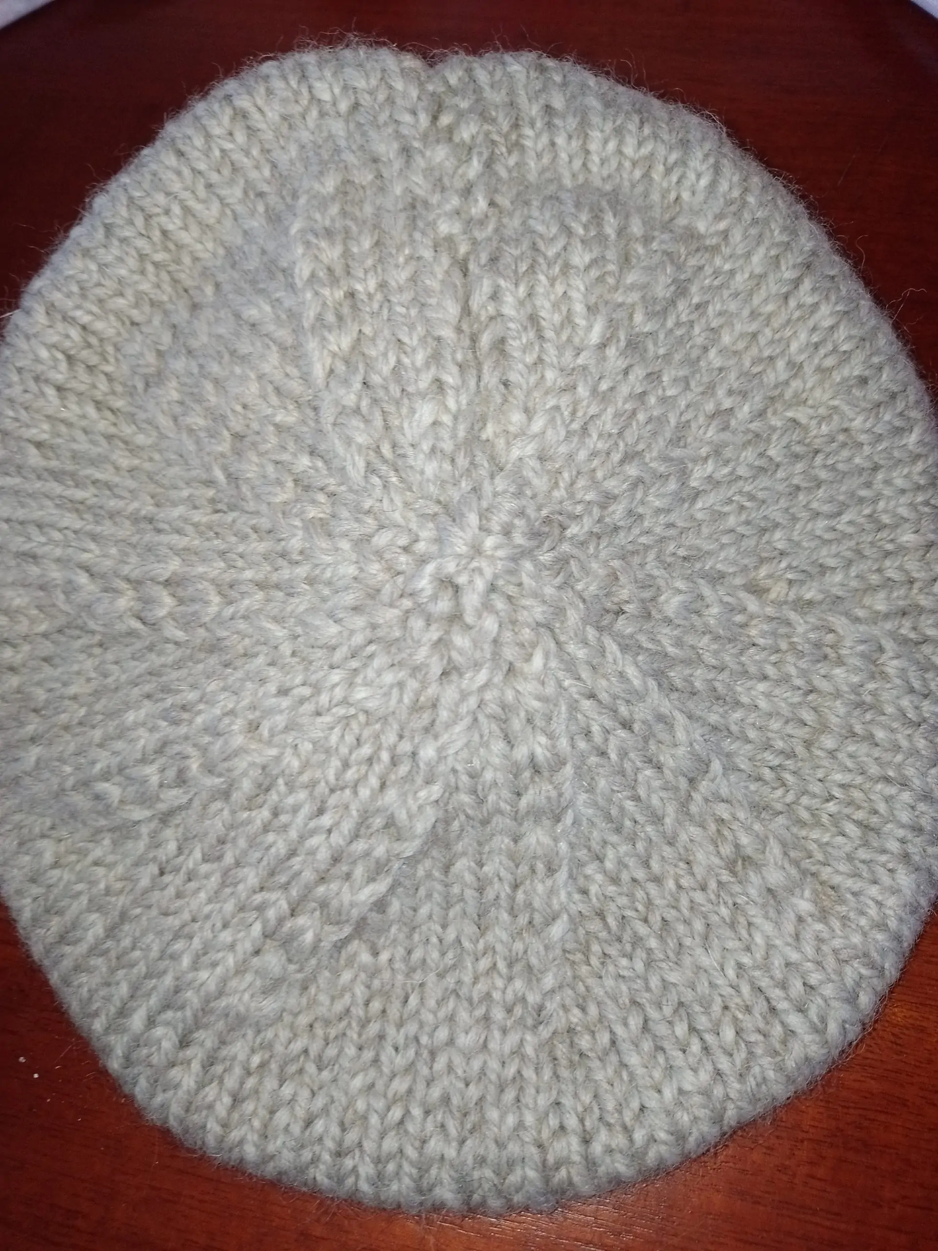 Boina de dama, lana natural de oveja